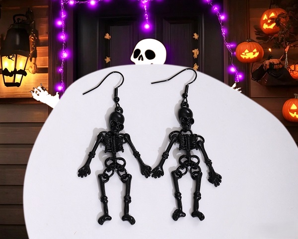 BLACK SKULL EARRINGS