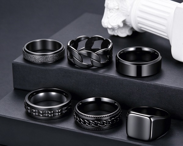 MANUFACTURE BLACK RINGS