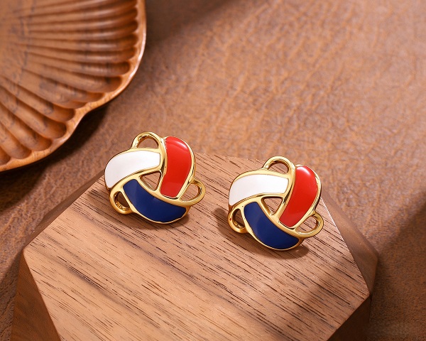 COLORFUL PAINTTING STUDS