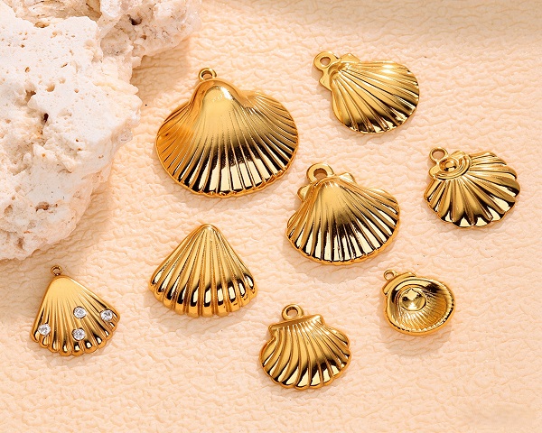 GOLD SEASHELL PENDANTS