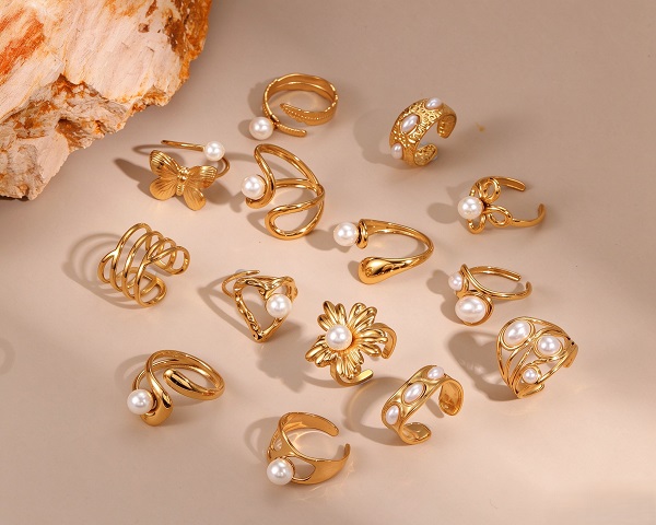 DELICATE PEAL RINGS