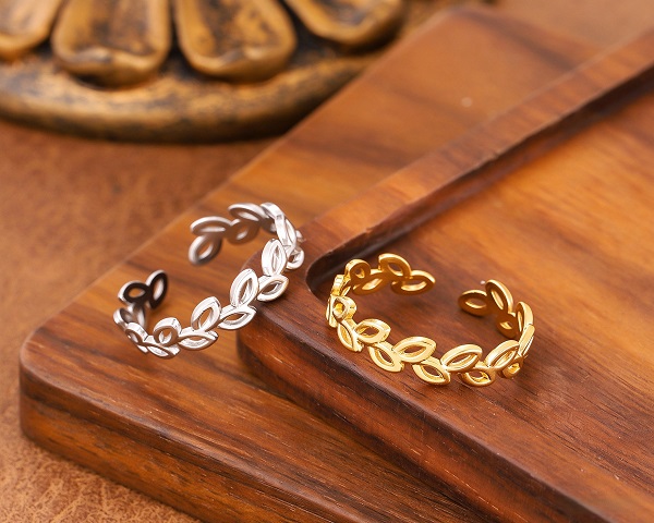 SMALL LEAF RINGS